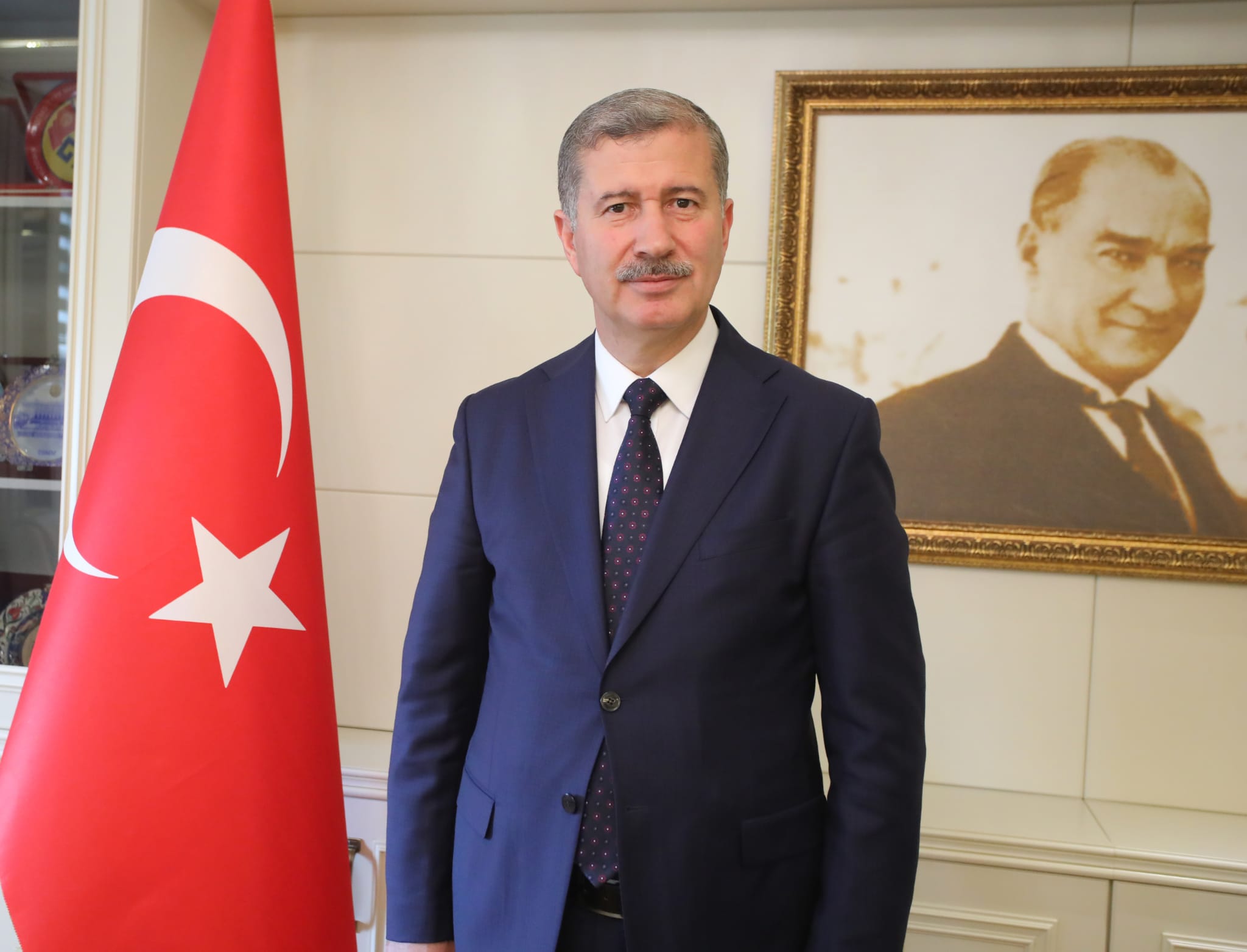 Prof. Dr. İlhami Gülçin